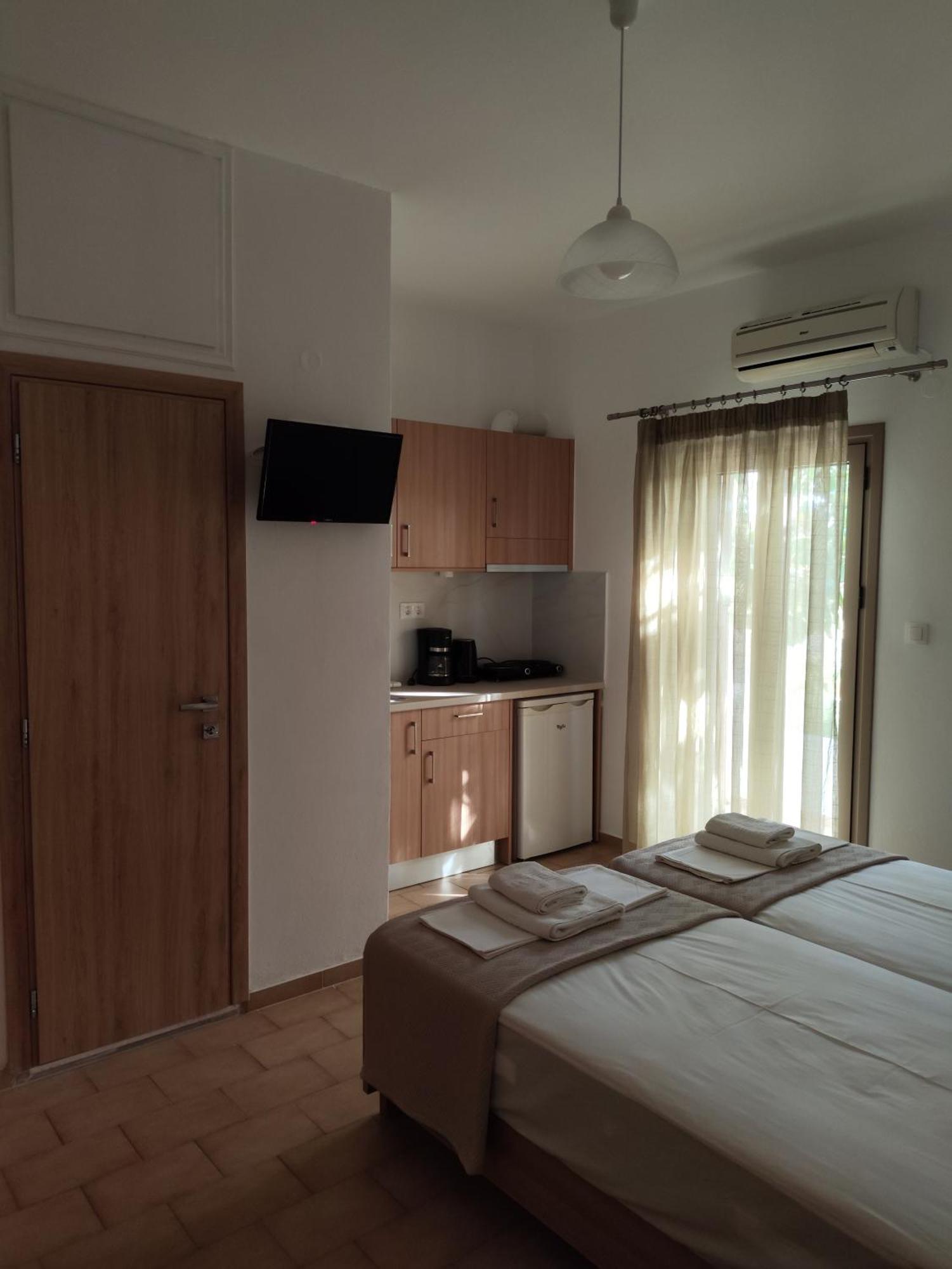 Protopapas Palaiochora Room photo